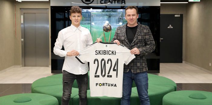 Legia szybko rozwiązała zagadkę. Miał debiut marzenie. Teraz podpisał nowy kontrakt